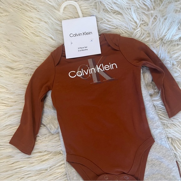 NWT Calvin Klein 3 Piece Set 3-6 Month - Picture 2 of 4